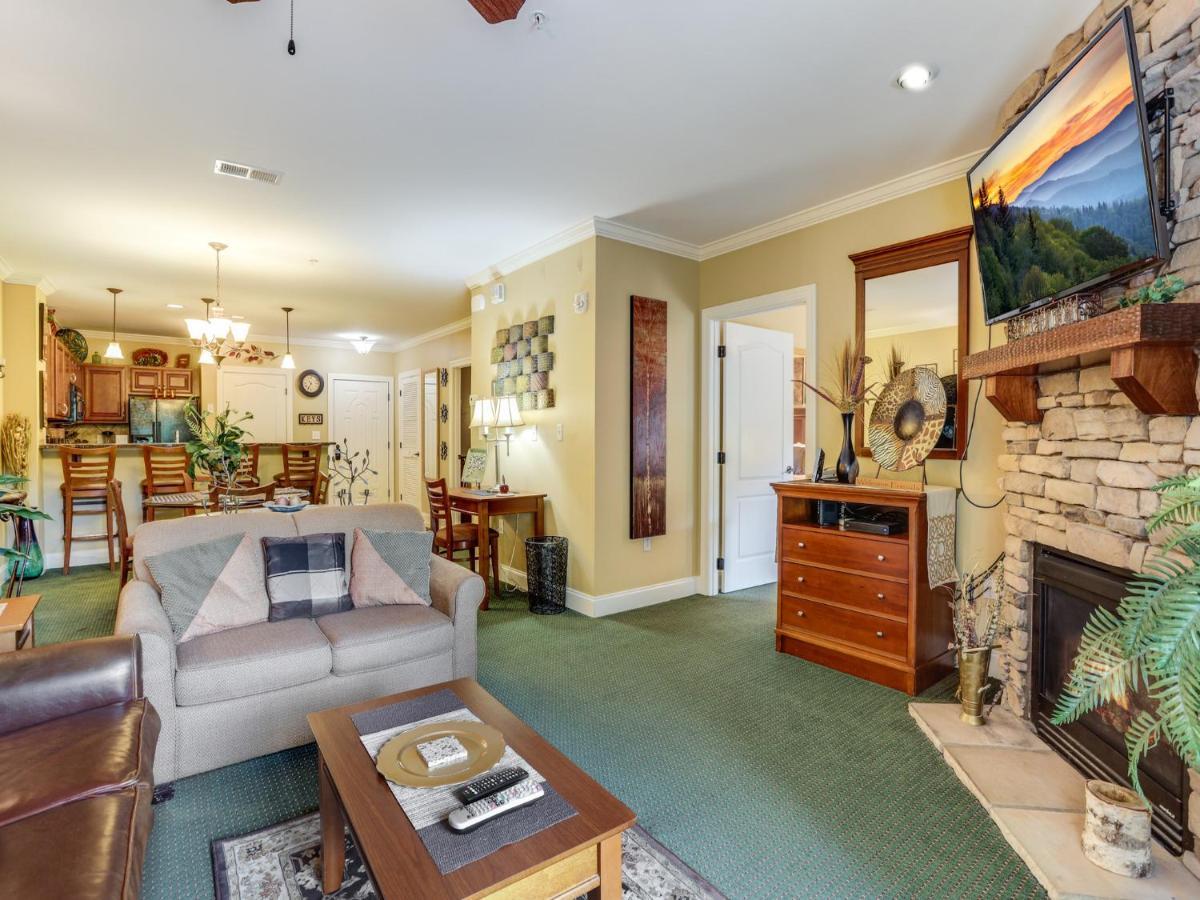 Downtown Delight, 2 Bedrooms, Pool, Hot Tub, Sleeps 6 Gatlinburg Exterior foto