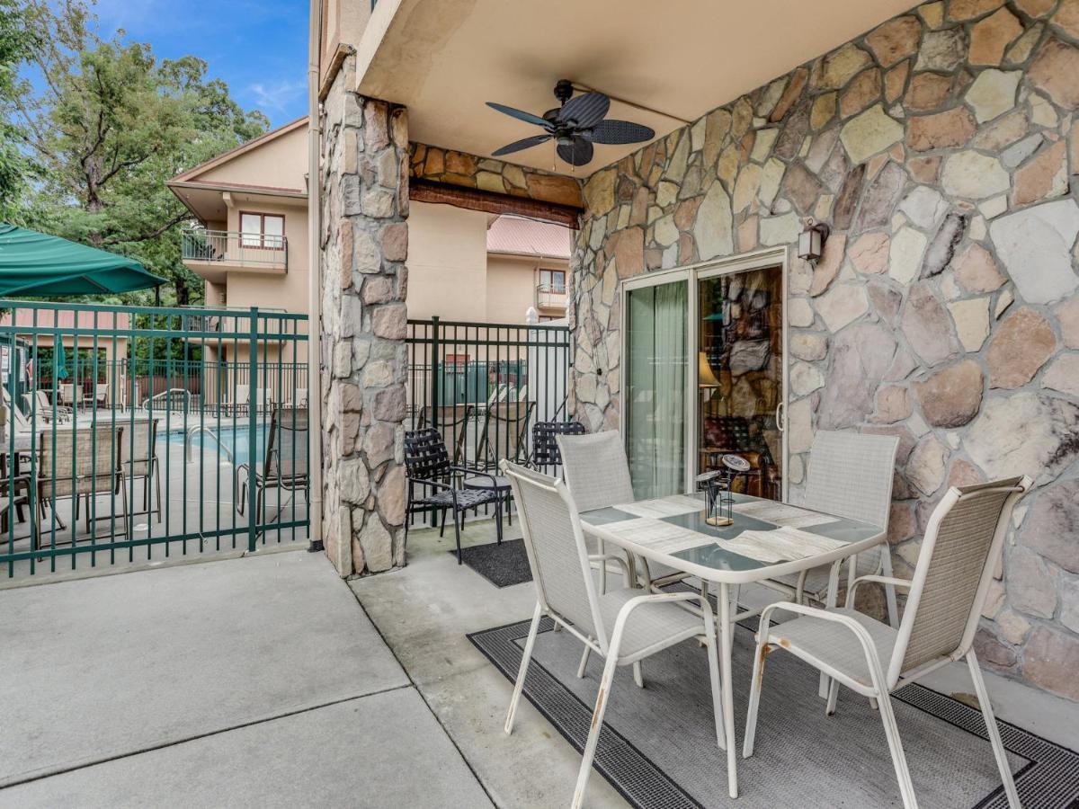 Downtown Delight, 2 Bedrooms, Pool, Hot Tub, Sleeps 6 Gatlinburg Exterior foto